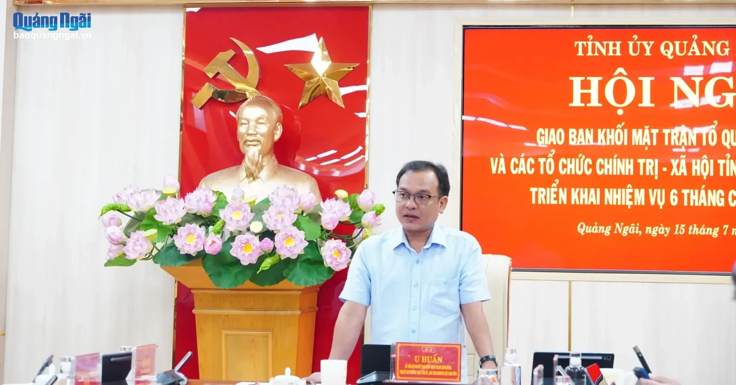 Ủy viên dự khuyết Trung ương Đảng, Phó Bí thư Thường trực Tỉnh ủy, Chủ tịch Ủy ban MTTQ Việt Nam tỉnh U Huấn phát biểu tại hội nghị.