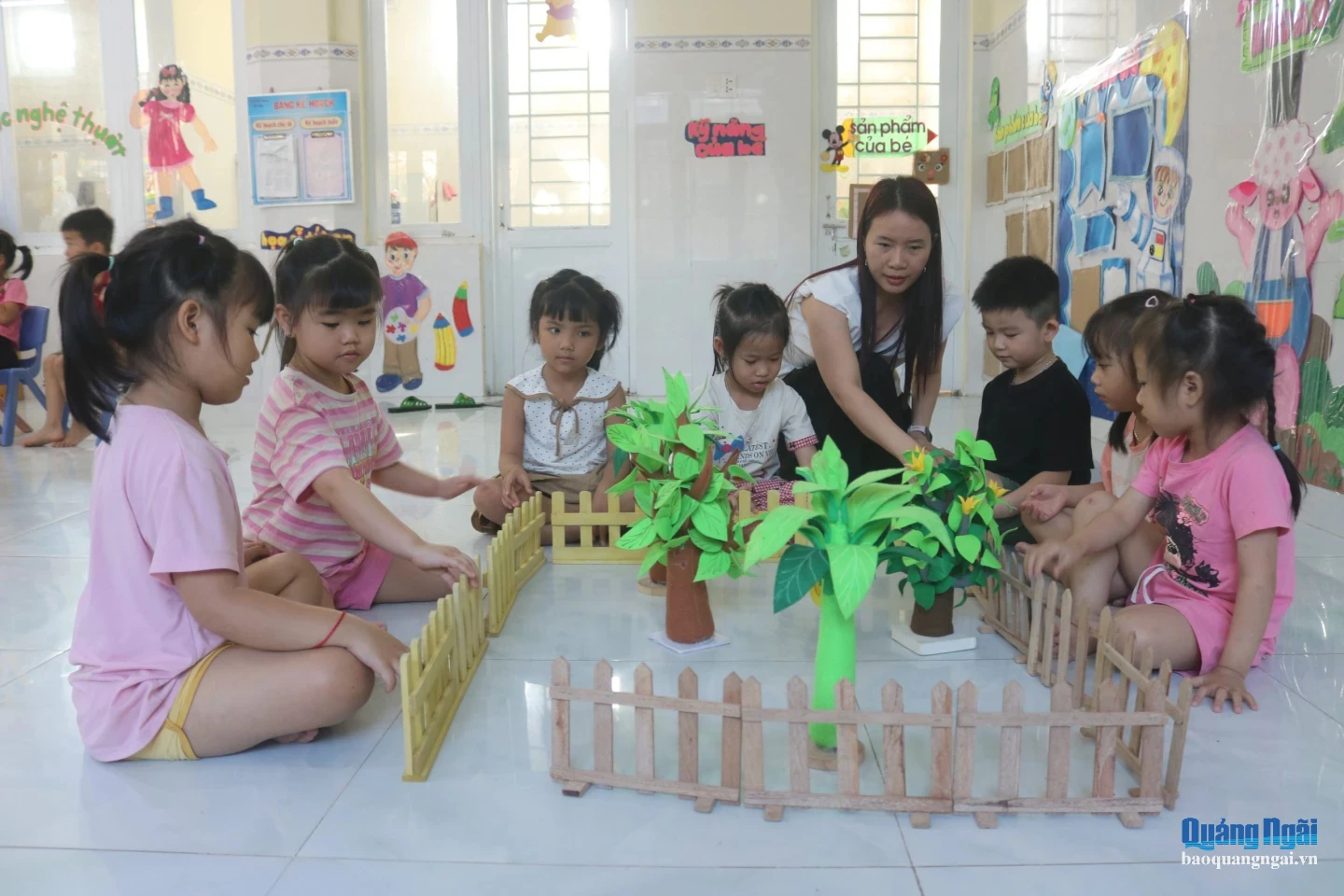 Mục tiêu của việc sắp xếp cơ sở giáo dục là mang lại cho học sinh môi trường học tập tốt hơn, giáo viên có điều kiện làm việc thuận lợi hơn. Ảnh: TRỊNH PHƯƠNG