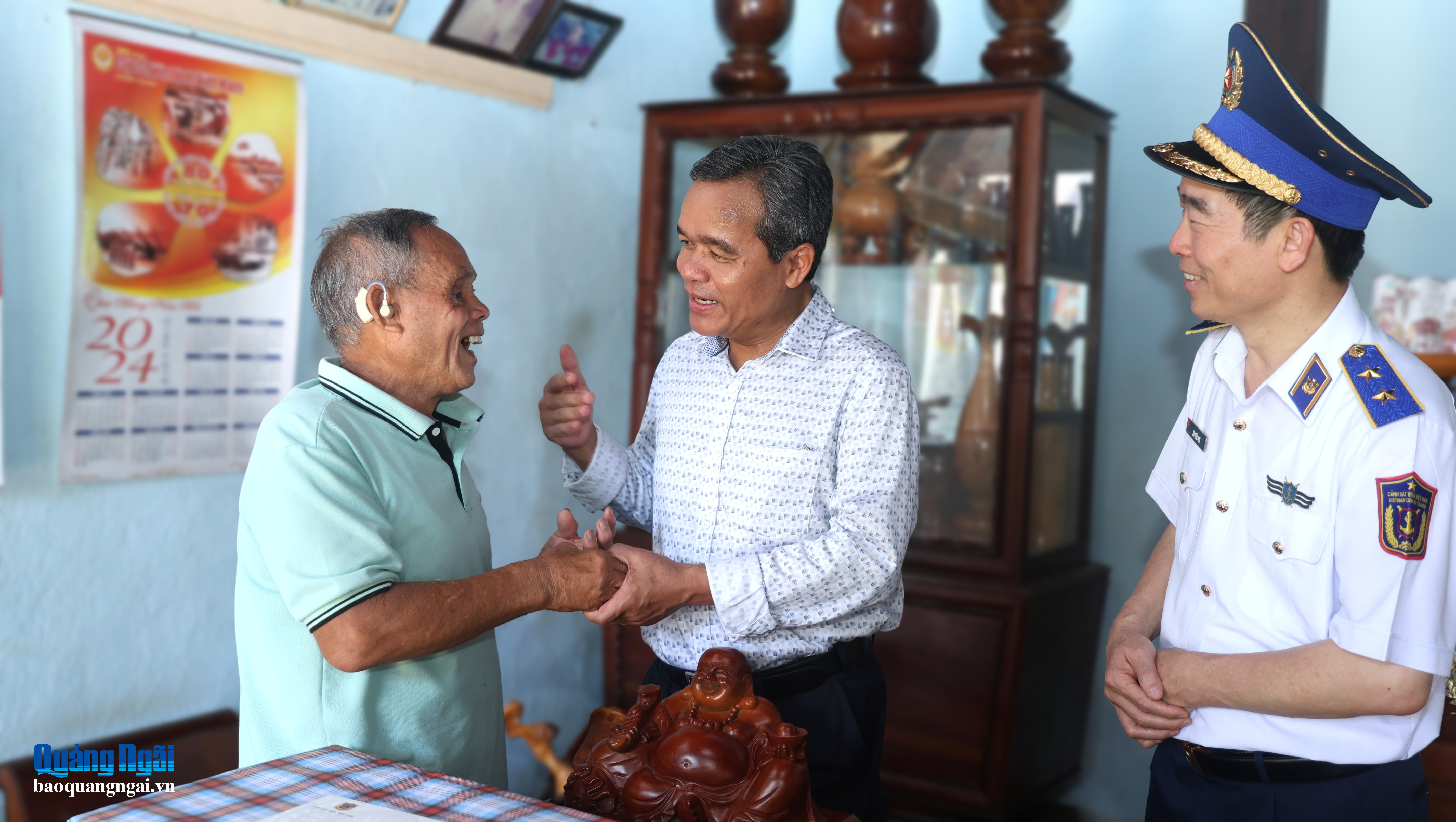 Ủy viên Trung ương Đảng, Bí thư Tỉnh ủy Hồ Văn Niên thăm hỏi, động viên các thương binh.
