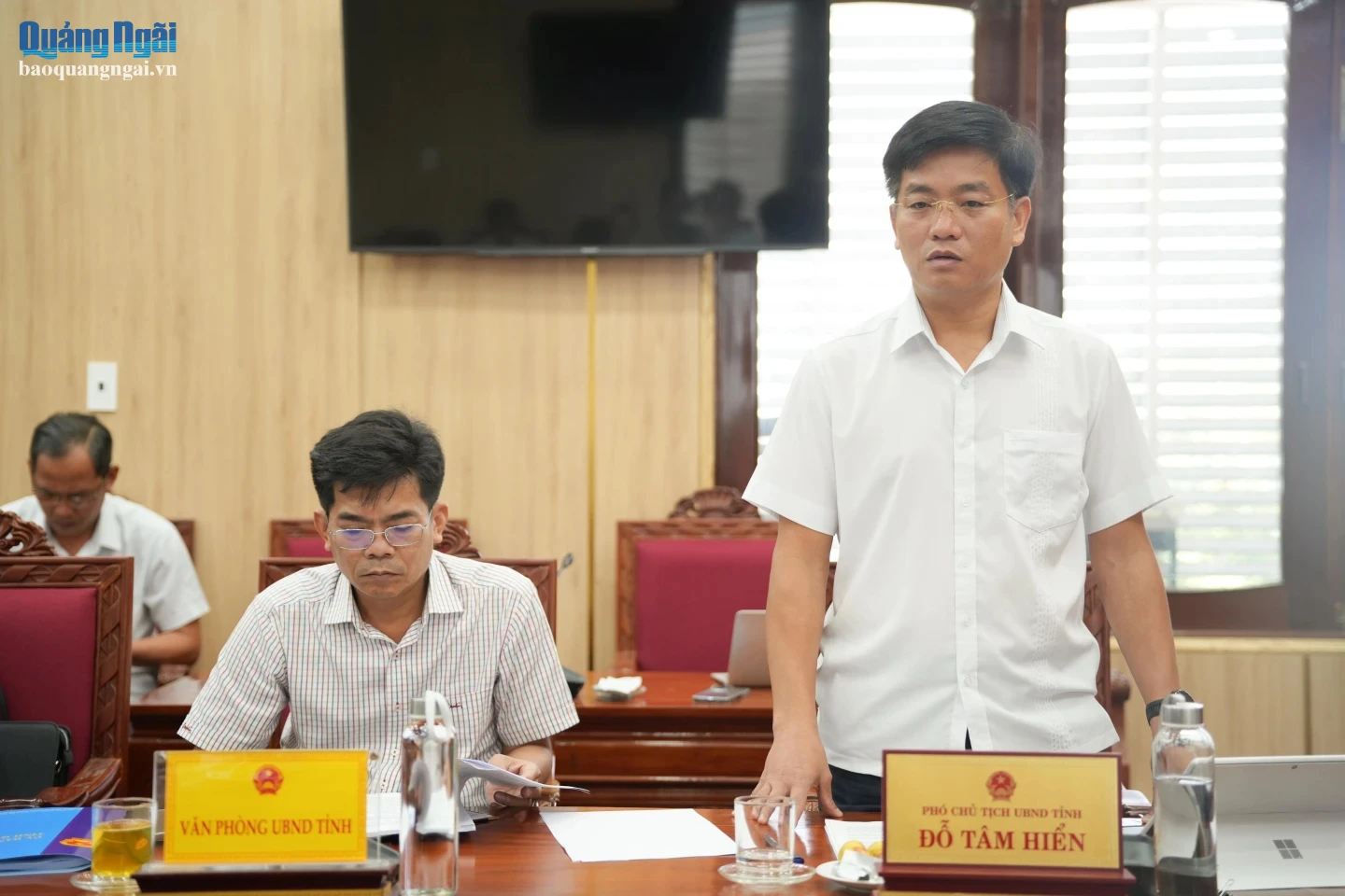 Phó Chủ tịch UBND tỉnh Đỗ Tâm Hiển phát biểu tại cuộc họp.