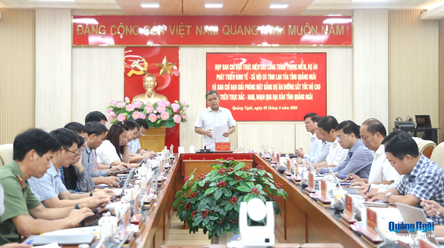 Ủy viên Trung ương Đảng, Bí thư Tỉnh ủy Hồ Văn Niên kết luận phiên họp.