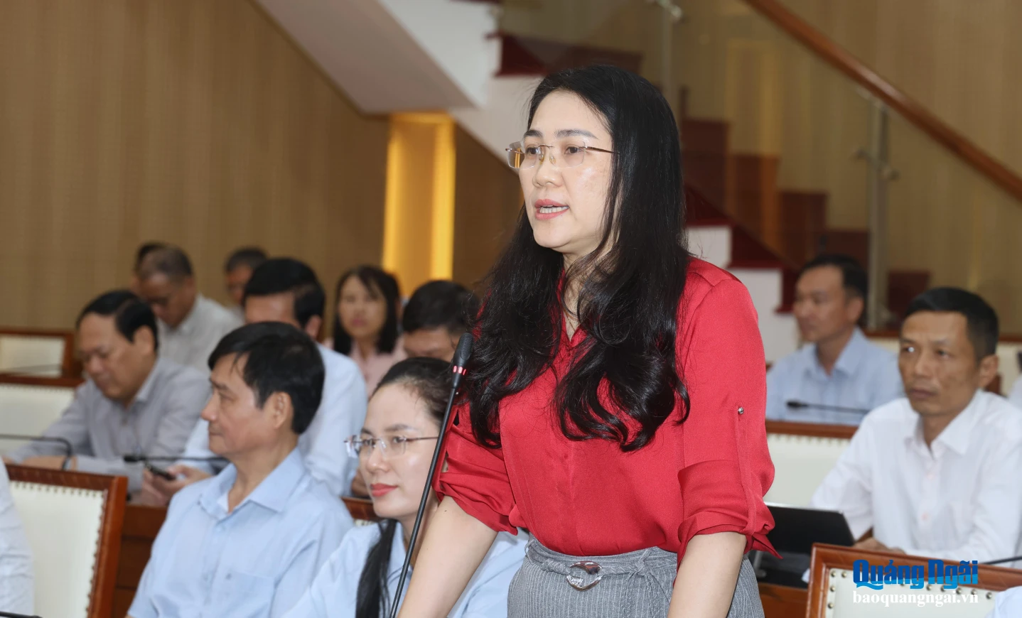 Phó Chánh Văn phòng Tỉnh ủy Trần Thị Minh Tuyền phát biểu tại buổi gặp mặt.