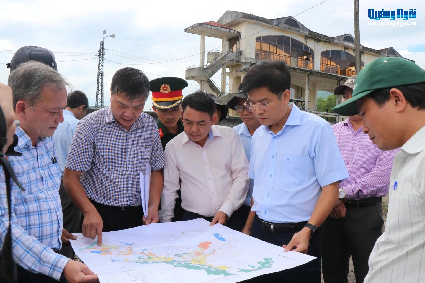 Phó Chủ tịch UBND tỉnh Đỗ Tâm Hiển kiểm tra công tác bảo đảm an toàn hồ chứa nước Núi Ngang.