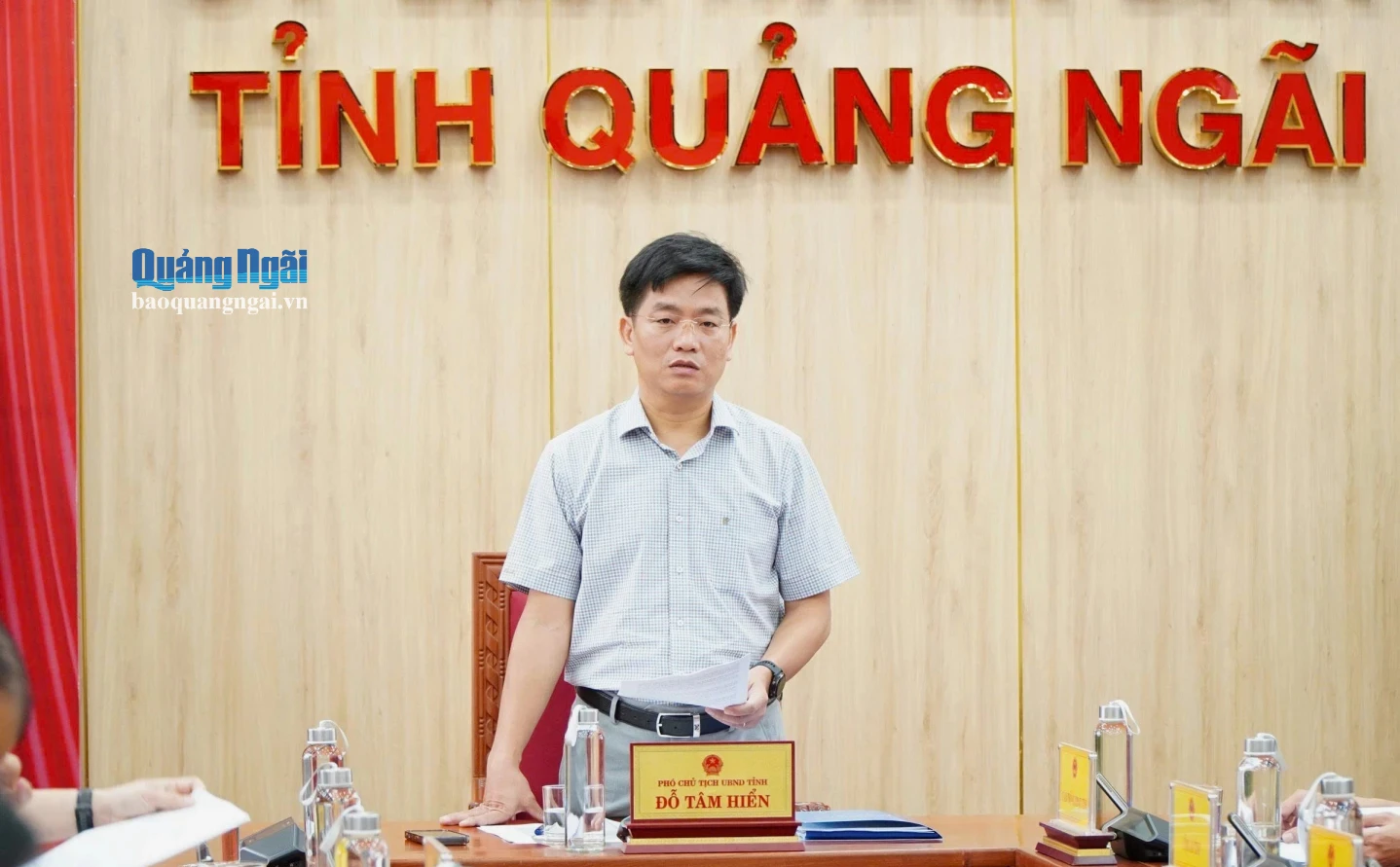 Phó Chủ tịch UBND tỉnh Đỗ Tâm Hiển phát biểu tại cuộc họp.