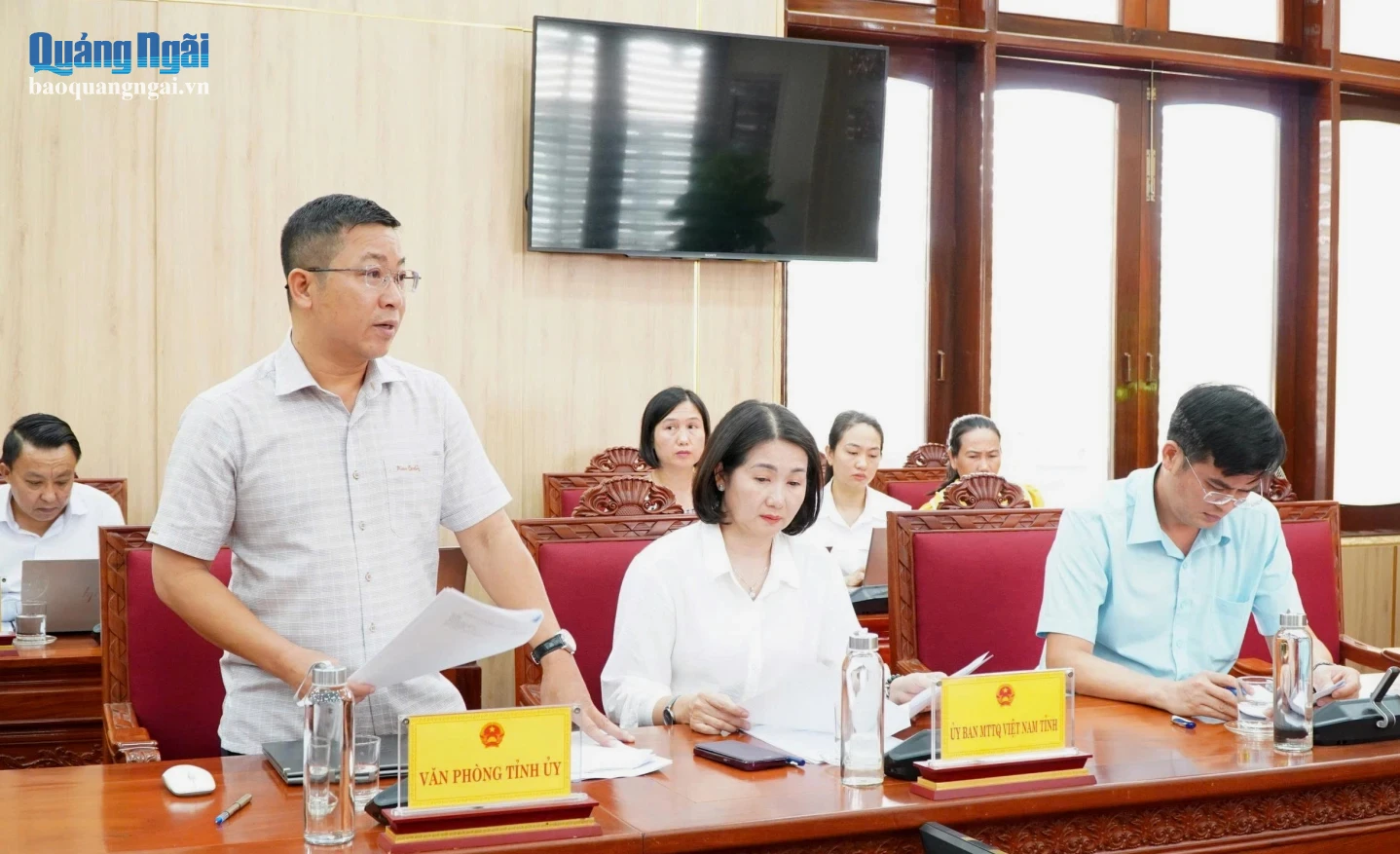 Đại biểu tham gia ý kiến tại cuộc họp.