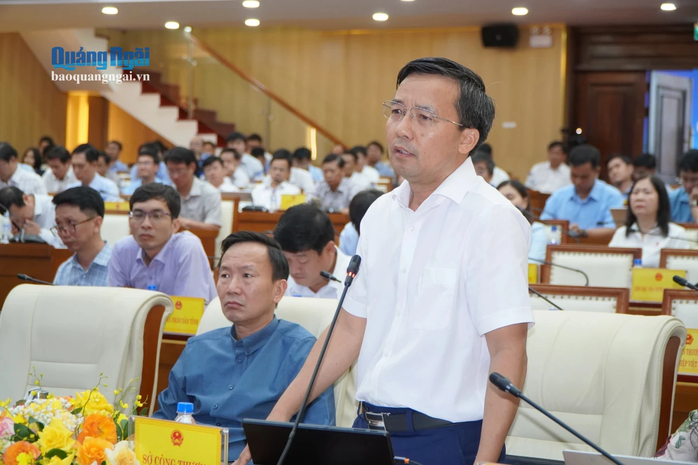 Giám đốc Sở Công thương Nguyễn Thanh Mân tham gia ý kiến tại phần thảo luận của hội nghị.