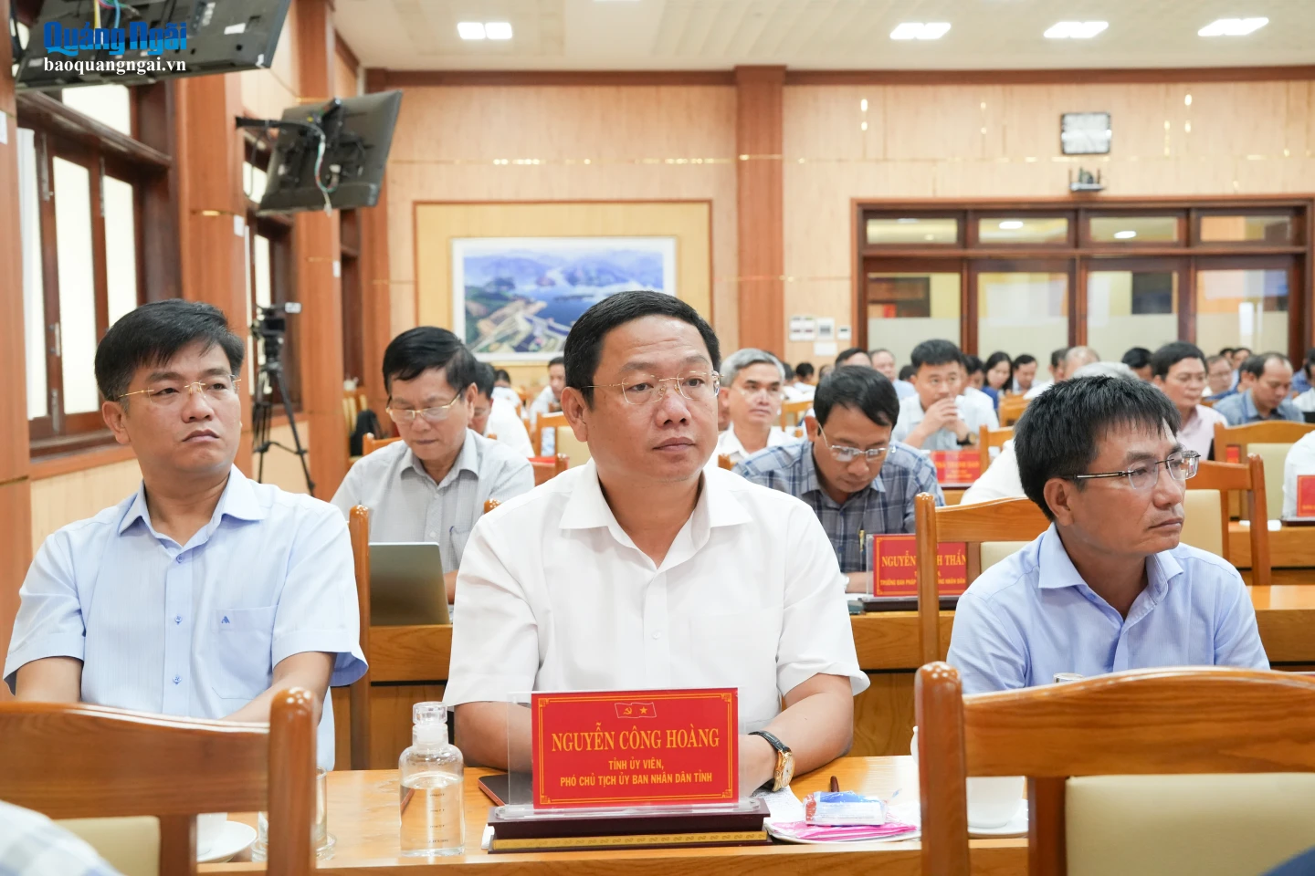 Các Phó Chủ tịch UBND tỉnh dự hội nghị.
