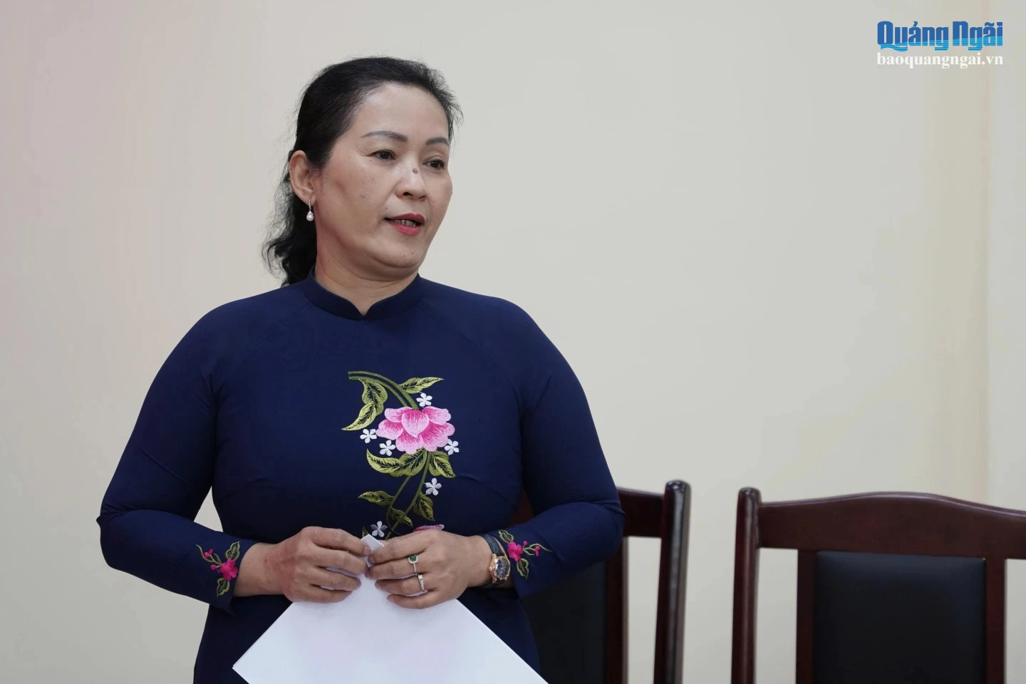 Phó Bí thư Tỉnh ủy Đinh Thị Hồng Minh dự sinh hoạt Chi bộ các cơ quan Đảng xã Ba Vinh