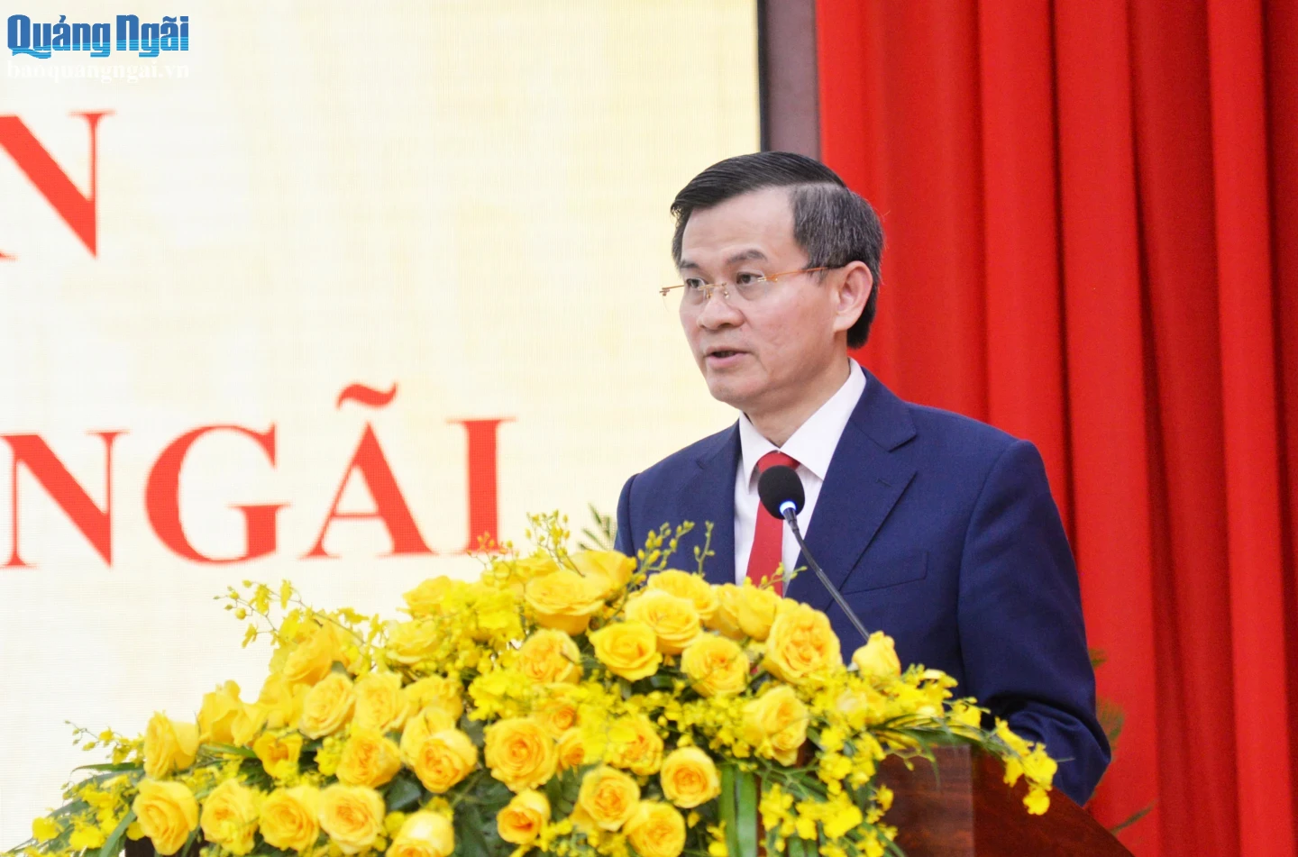 Phó Giáo sư, Tiến sĩ Đoàn Minh Huấn - Ủy viên Bộ Chính trị, Giám đốc Học viện Chính trị quốc gia Hồ Chí Minh phát biểu tại buổi lễ.