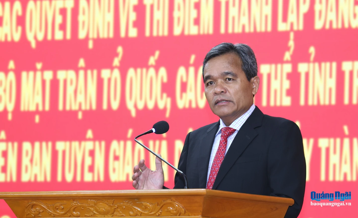 Ủy viên Trung ương Đảng, Bí thư Tỉnh ủy Hồ Văn Niên phát biểu tại buổi lễ.