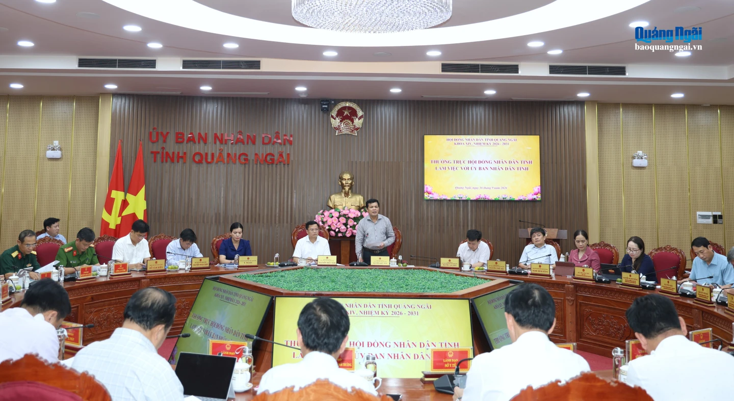 Quang cảnh buổi làm việc.
