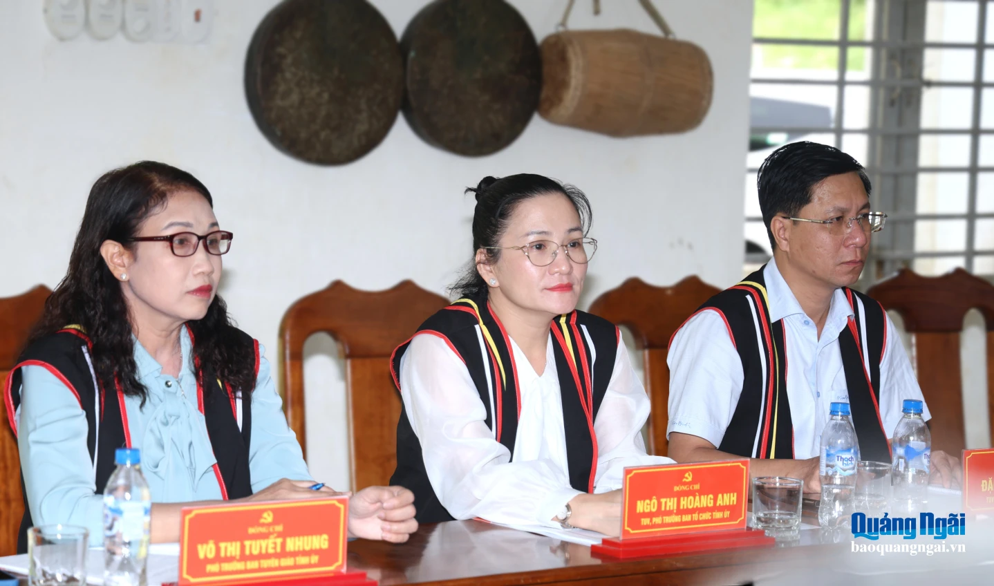 Các đại biểu tham dự buổi sinh hoạt.