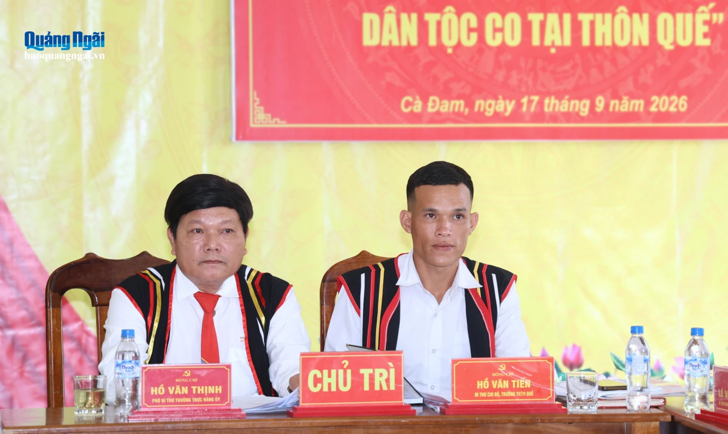 Các đồng chí chủ trì buổi sinh hoạt.