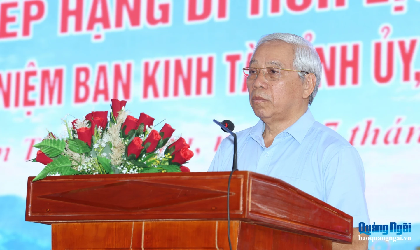 Nguyên Ủy viên Ban Chấp hành Trung ương Đảng, nguyên Quyền Trưởng ban Kinh tế Trung ương, nguyên Bí thư Đảng ủy Khối doanh nghiệp Trung ương, nguyên Bí thư Tỉnh ủy Quảng Ngãi Võ Đức Huy phát biểu tại buổi lễ.