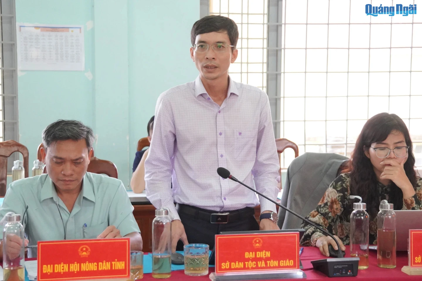 Đại diện lãnh đạo Sở Dân tộc và Tôn giáo tham gia ý kiến tại buổi làm việc.