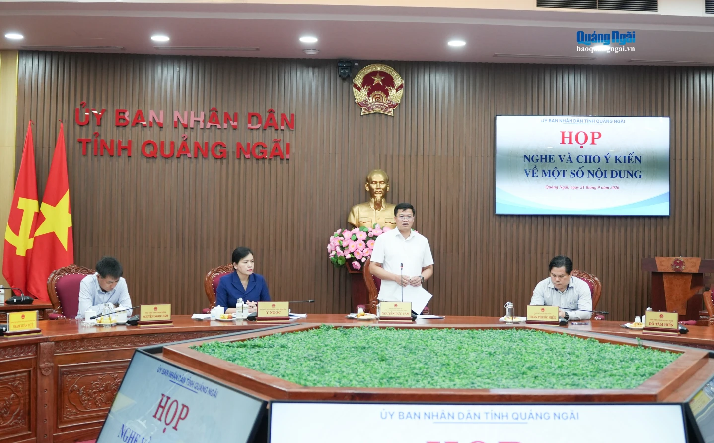 Phó Bí thư Tỉnh ủy, Chủ tịch UBND tỉnh Nguyễn Đức Tâm chủ trì cuộc họp.