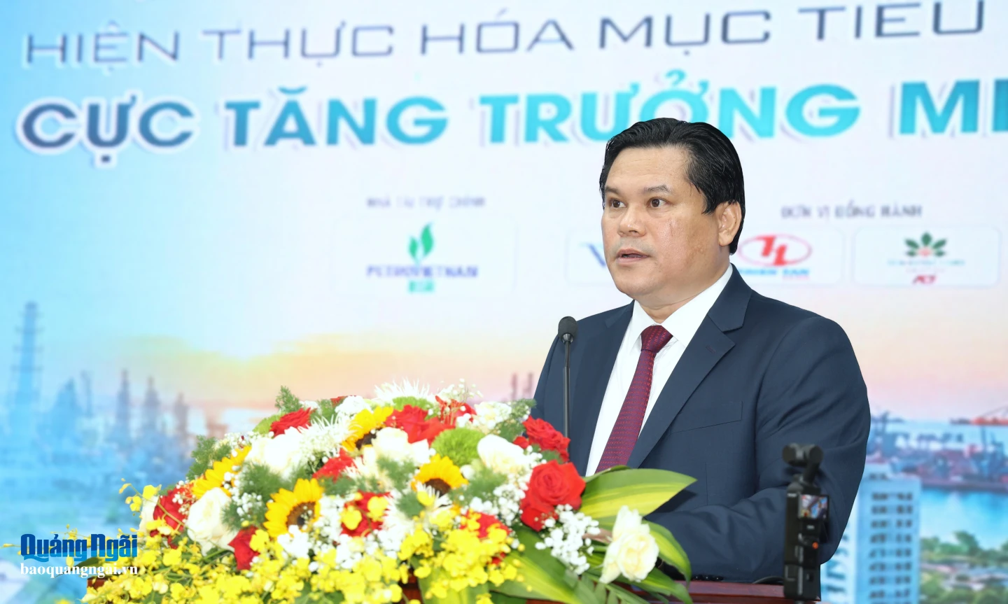 Phó Chủ tịch UBND tỉnh Trần Phước Hiền phát biểu tại hội thảo.