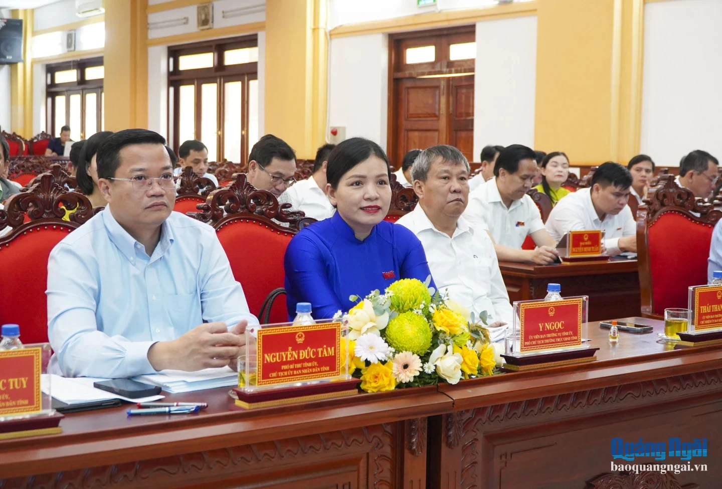 Phó Bí thư Tỉnh ủy, Chủ tịch UBND tỉnh Nguyễn Đức Tâm; Ủy viên Ban Thường vụ Tỉnh ủy, Phó Chủ tịch Thường trực UBND tỉnh Y Ngọc dự kỳ họp.