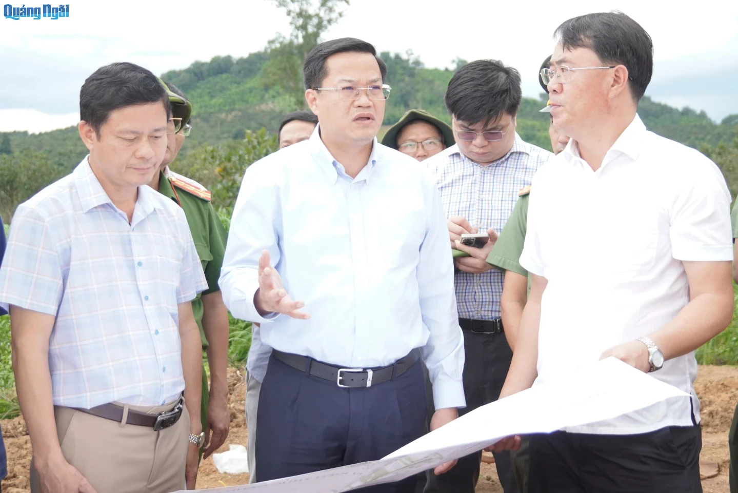 Chủ tịch UBND tỉnh Nguyễn Đức Tâm chỉ đạo tại dự án Trường Phổ thông nội trú Tiểu học - Trung học cơ sở xã Ia Đal.