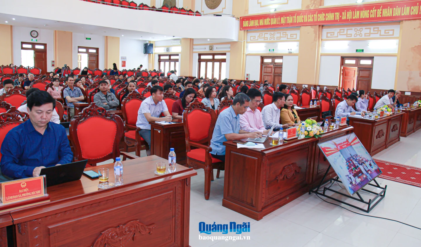 Các đại biểu dự hội nghị.