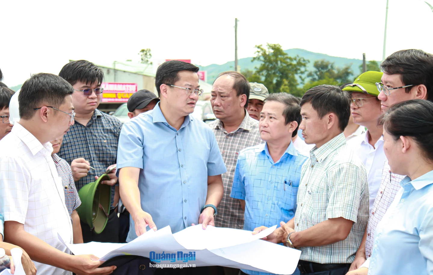 Phó Bí thư Tỉnh ủy, Chủ tịch UBND tỉnh Nguyễn Đức Tâm khảo sát tại dự án Nâng cấp, mở rộng Tỉnh lộ 671.