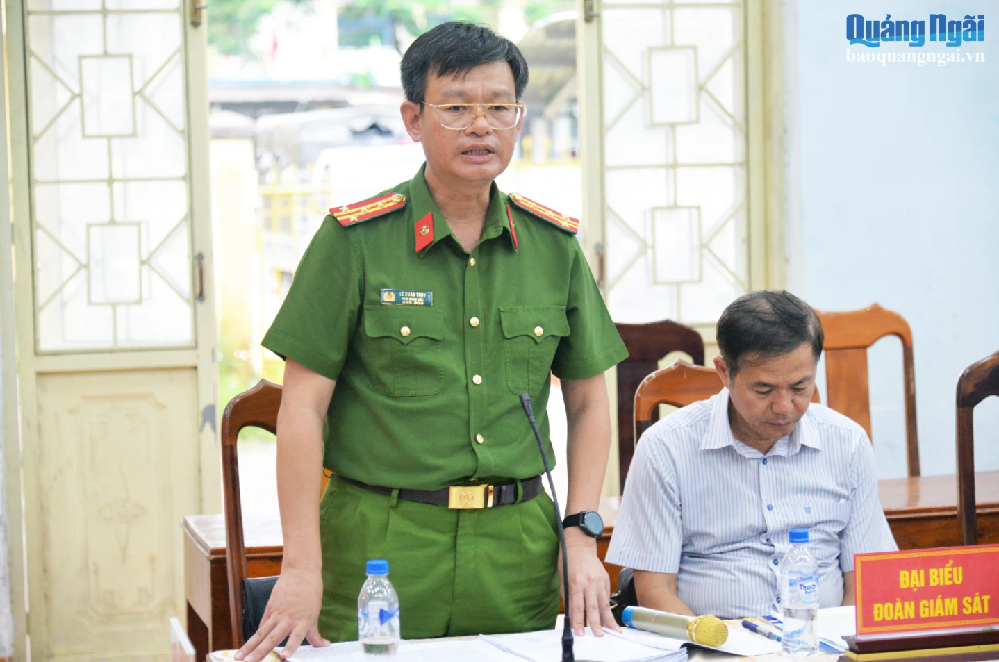 Đại tá Lê Xuân Thủy - Phó Giám đốc Công an tỉnh, đại biểu HĐND tỉnh phát biểu tại làm việc với UBND xã Ba Xa.
