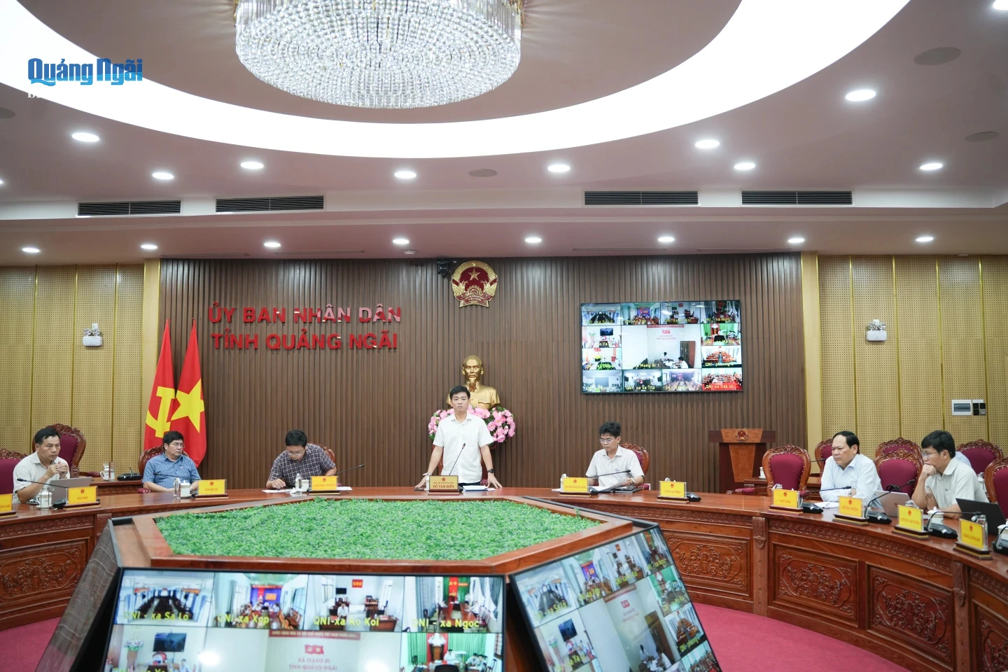 Phó Chủ tịch UBND tỉnh Đỗ Tâm Hiển chủ trì cuộc họp.