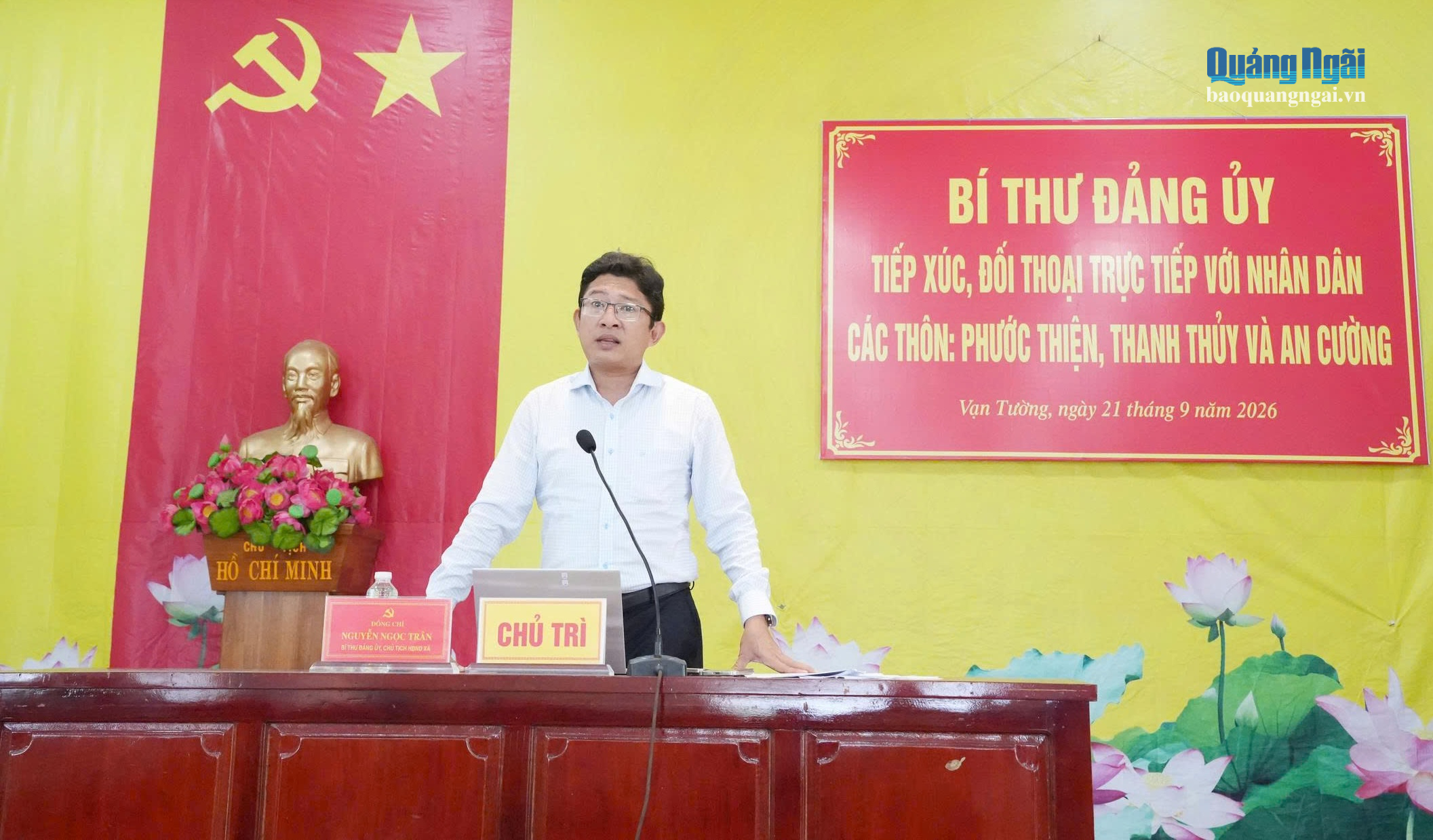 Đồng chí Nguyễn Ngọc Trân - Bí thư Đảng ủy, Chủ tịch HĐND xã Vạn Tường, chủ trì hội nghị.
