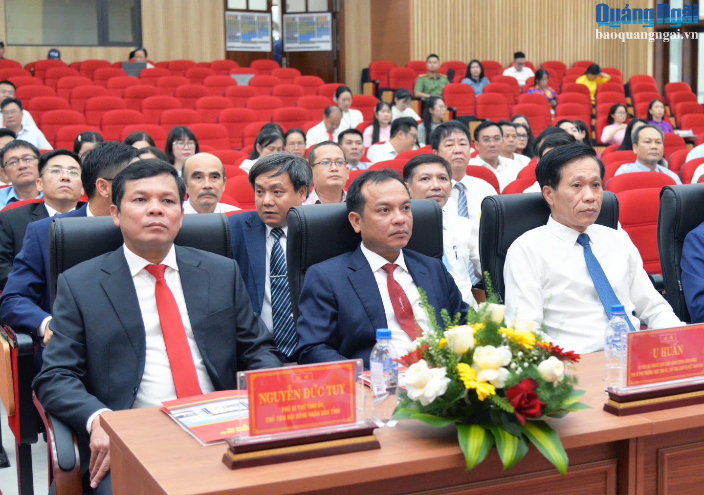 Các đồng chí Thường trực Tỉnh ủy Quảng Ngãi và lãnh đạo Học viện Chính trị quốc gia Hồ Chí Minh dự lễ.