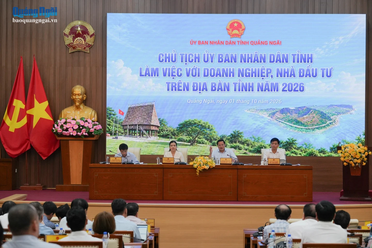 Phó Bí thư Tỉnh ủy, Chủ tịch UBND tỉnh Nguyễn Đức Tâm và các Phó Chủ tịch UBND tỉnh chủ trì buổi làm việc. ẢNH: TH.HẬU