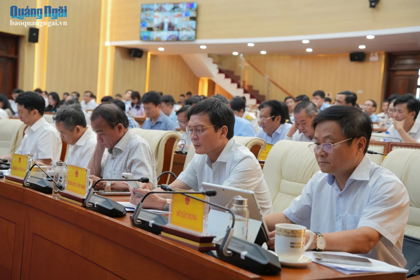 Lãnh đạo các sở, ngành, đơn vị tham dự buổi làm việc. ẢNH: TH.HẬU