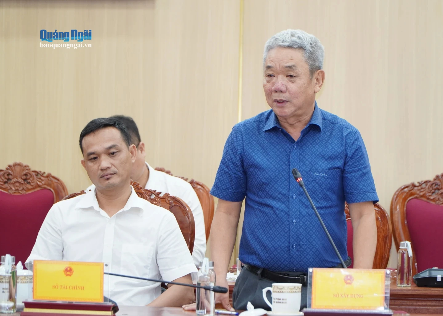 Lãnh đạo Sở Xây dựng tham gia ý kiến tại buổi làm việc.