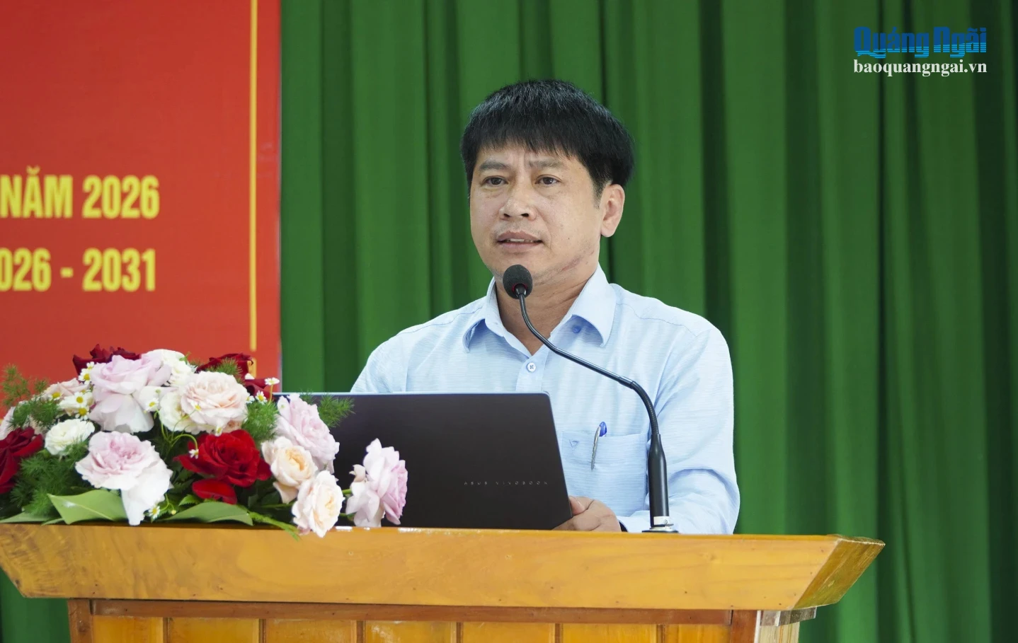 Lãnh đạo xã Ya Ly trả lời một số ý kiến, kiến nghị của cử tri.