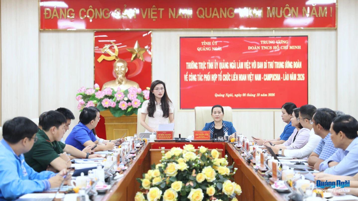 Các đại biểu tham dự buổi làm việc.
