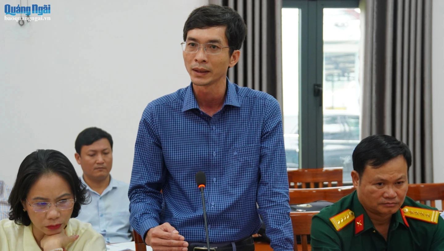 Lãnh đạo Sở Dân tộc và Tôn giáo trao đổi tại buổi làm việc.