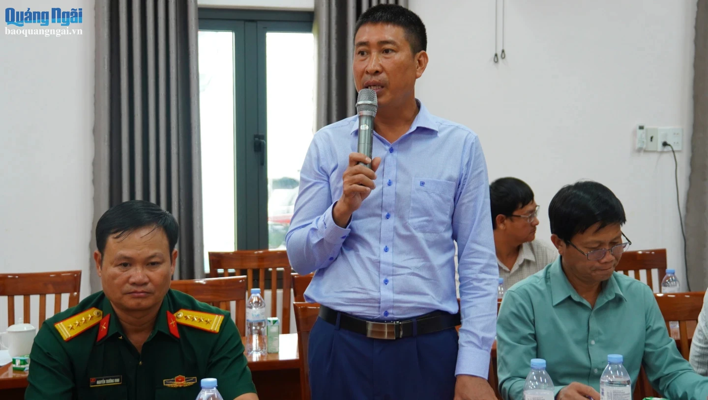 Đại diện Công ty CP Bò sữa Nông nghiệp Công nghệ cao Kon Tum tham gia ý kiến tại buổi làm việc.