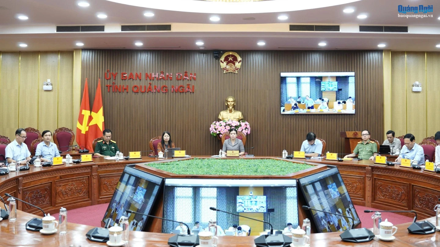 Các đại biểu dự cuộc họp tại điểm cầu Quảng Ngãi.