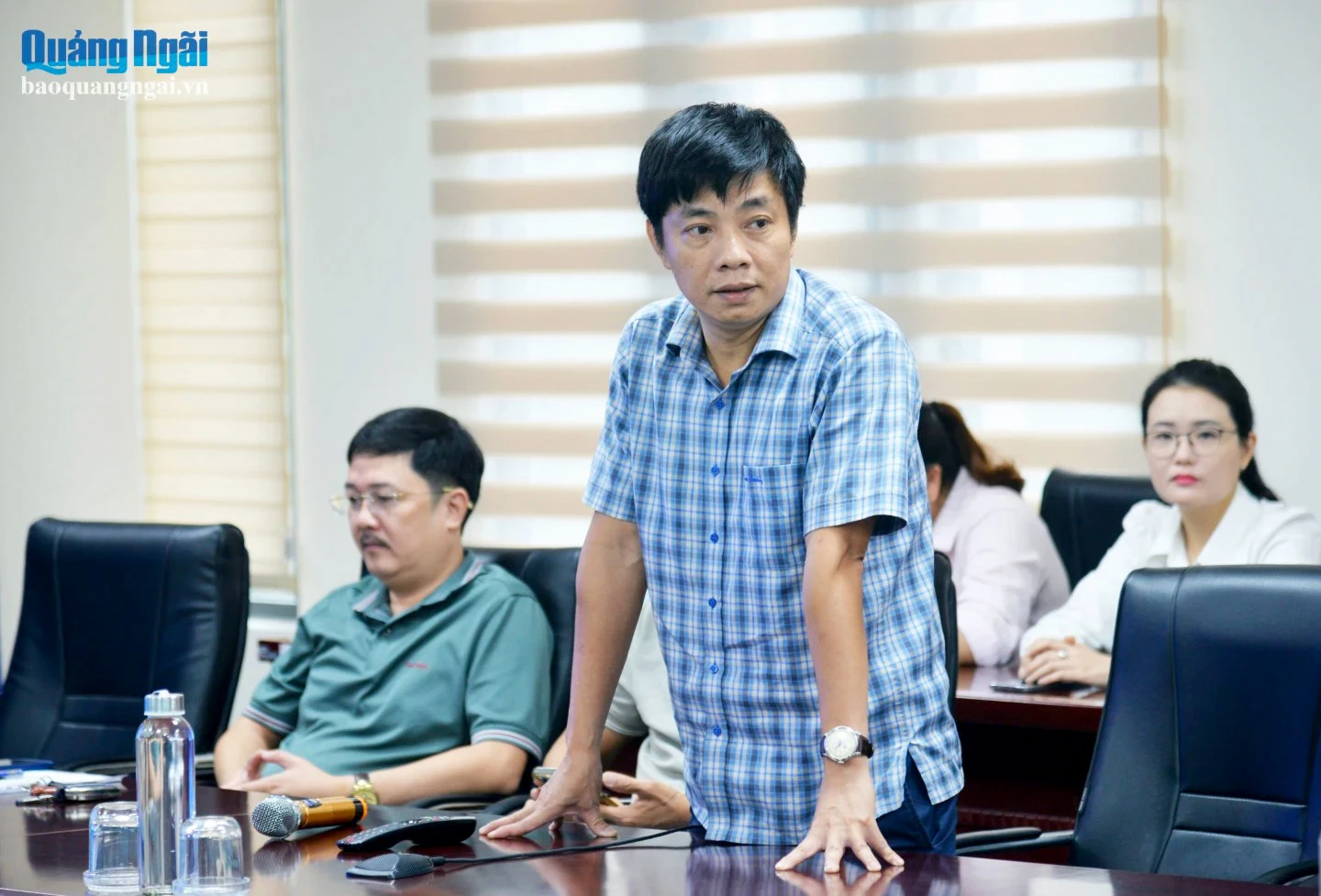 Nhà báo Phan Minh Toàn - Trưởng phòng Thời sự và Nội dung số (Báo và Phát thanh, Truyền hình Quảng Ngãi) phát biểu tại lớp tập huấn.