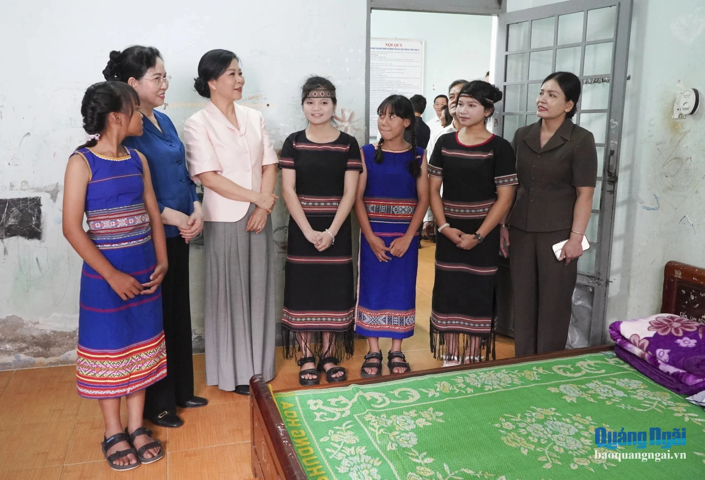 Đoàn công tác của Trung ương Hội LHPN Việt Nam cùng lãnh đạo tỉnh tham quan khu nội trú tại Trung tâm Công tác xã hội Kon Tum.