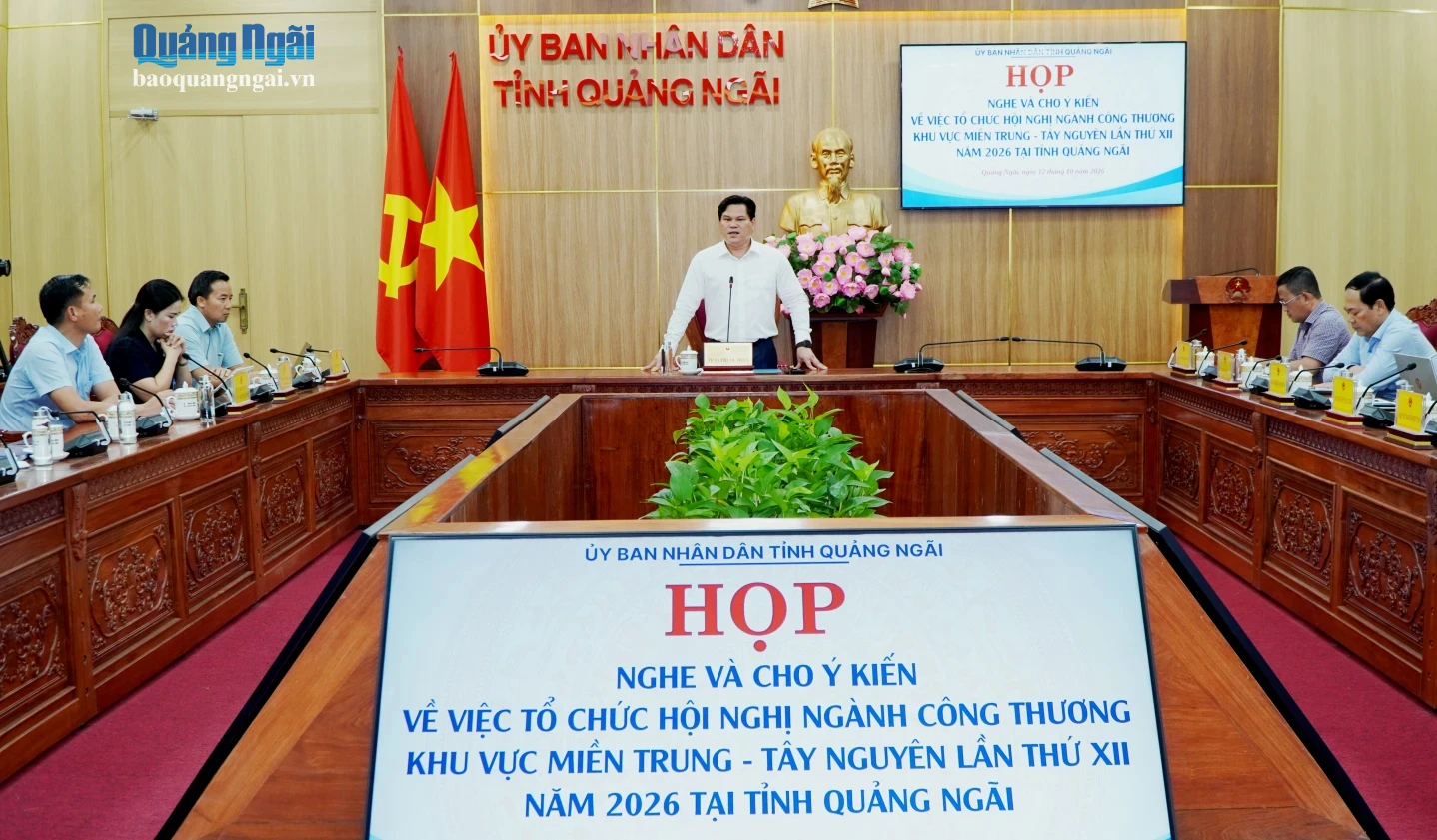 Quang cảnh cuộc họp.