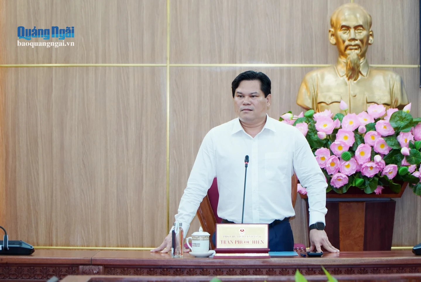 Phó Chủ tịch UBND tỉnh Trần Phước Hiền phát biểu kết luận cuộc họp.