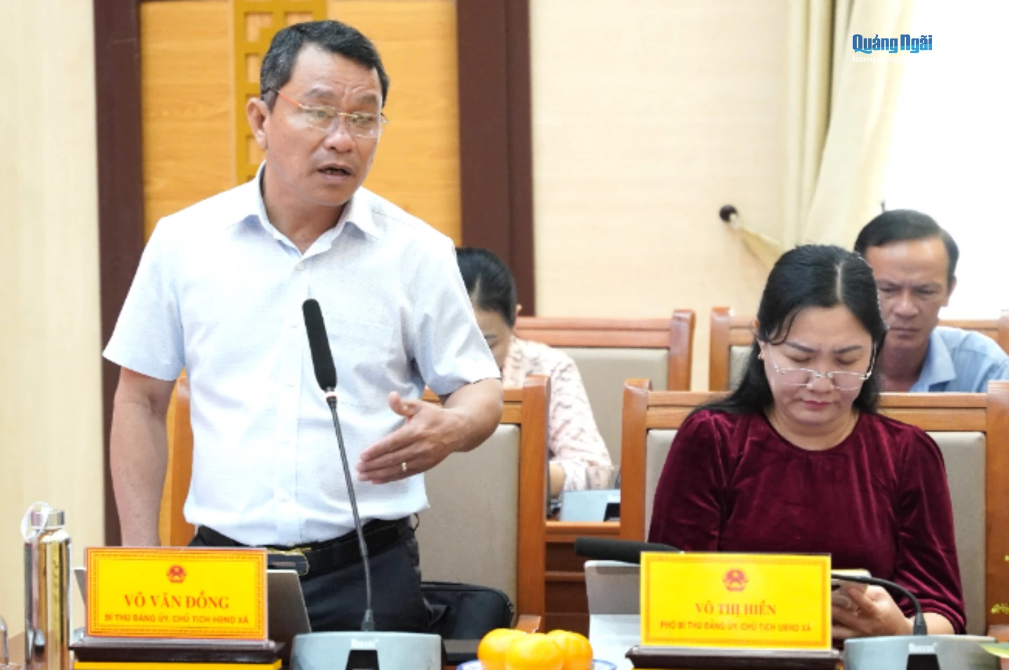 Đồng chí Võ Văn Đồng - Bí thư Đảng ủy, Chủ tịch HĐND xã Bình Sơn phát biểu tại buổi làm việc.