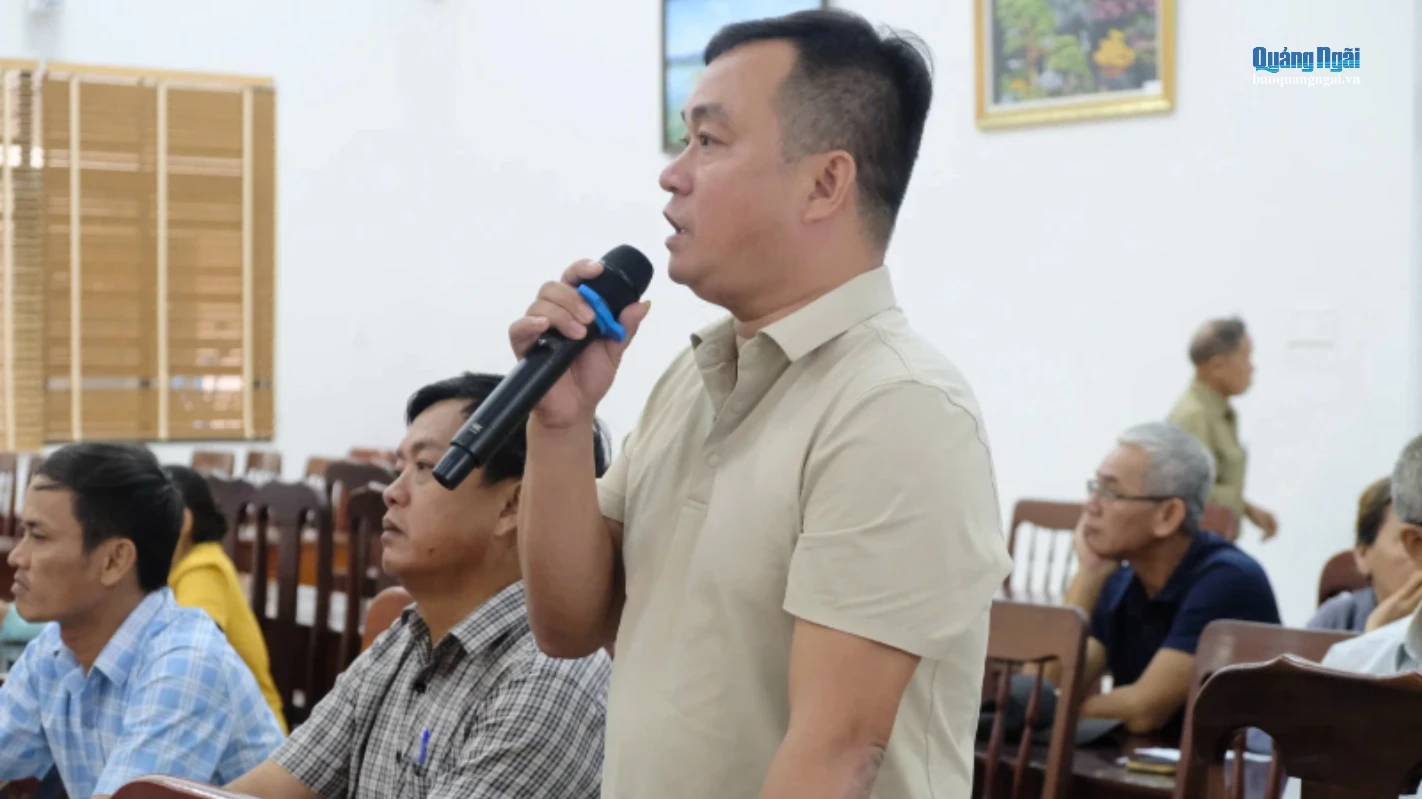 Cử tri phường Trương Quang Trọng phát biểu ý kiến.