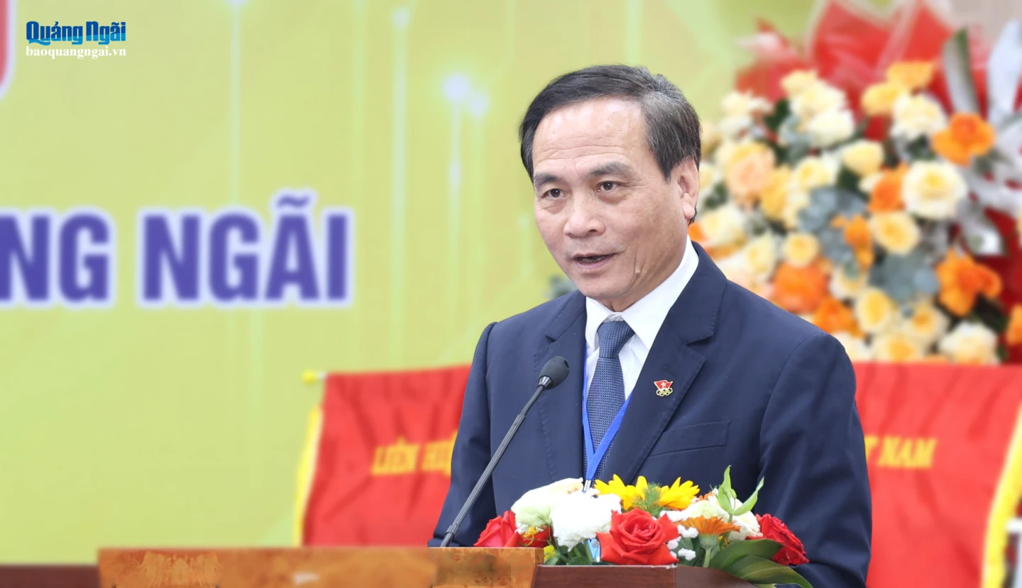 Phó Giáo sư, Tiến sĩ Phạm Ngọc Linh - Phó Chủ tịch Liên hiệp các Hội Khoa học và Kỹ thuật Việt Nam phát biểu tại đại hội.