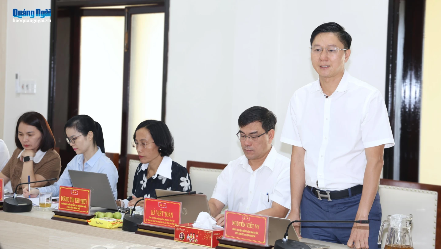 Các đại biểu phát biểu tại hội nghị.