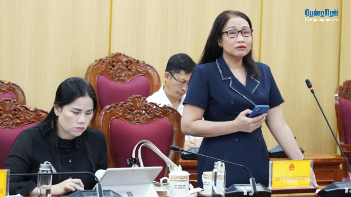 Lãnh đạo Ban Tuyên giáo Tỉnh ủy phát biểu tại hội nghị. Ảnh: LỰC MINH