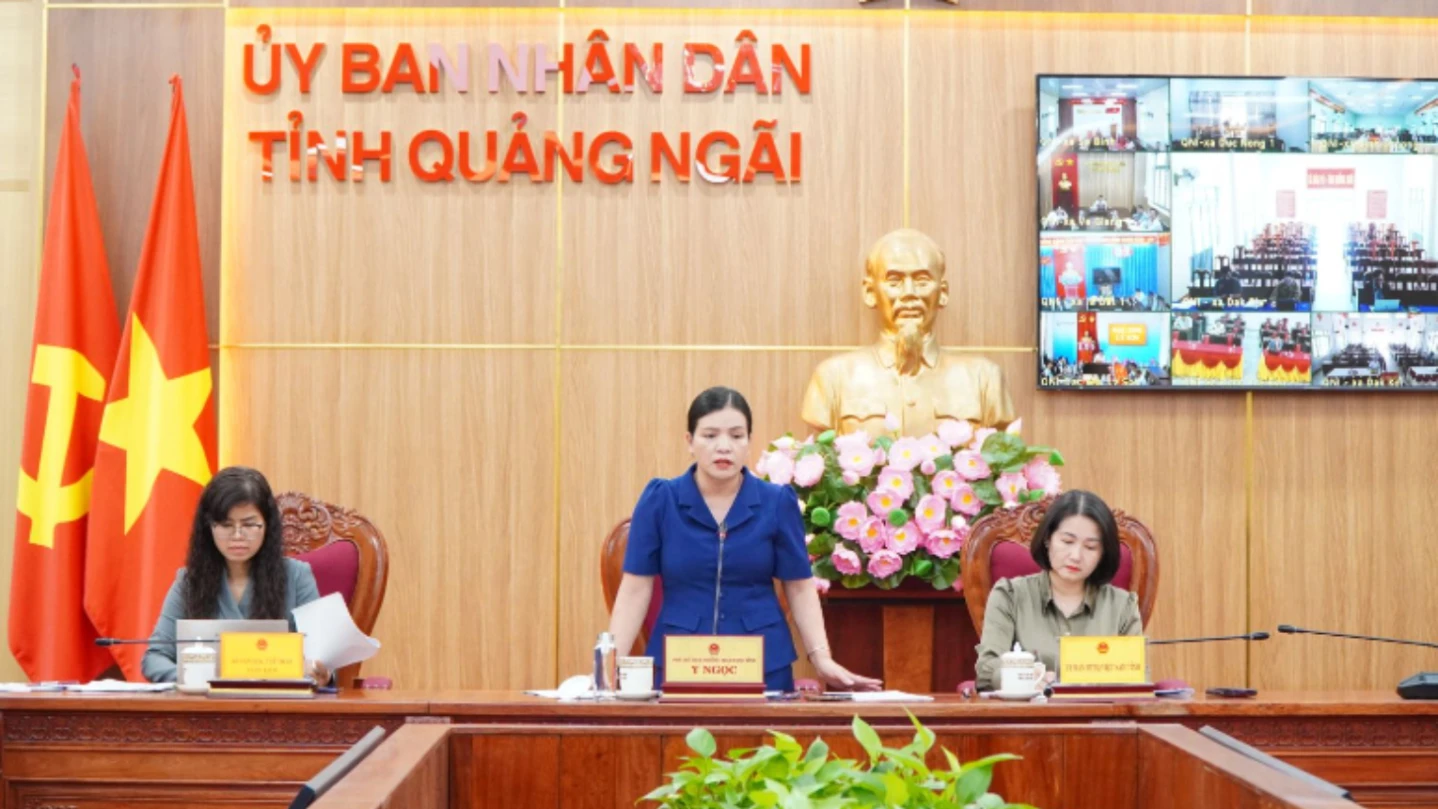 Ủy viên Ban Thường vụ Tỉnh ủy, Phó Chủ tịch Thường trực UBND tỉnh Y Ngọc phát biểu tại cuộc họp. Ảnh: MINH THIỆN