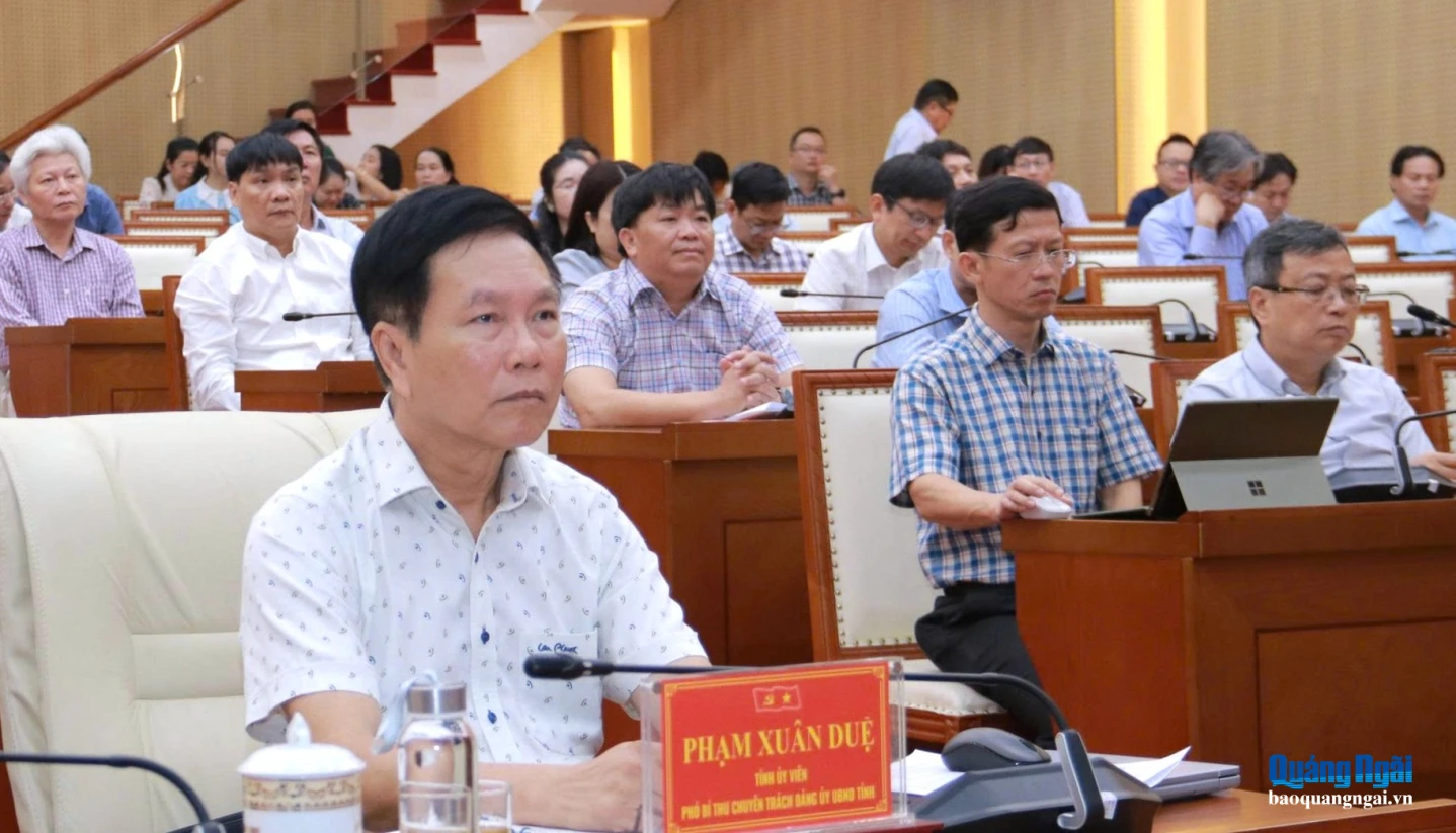 Các đại biểu dự hội nghị ở điểm cầu UBND tỉnh.