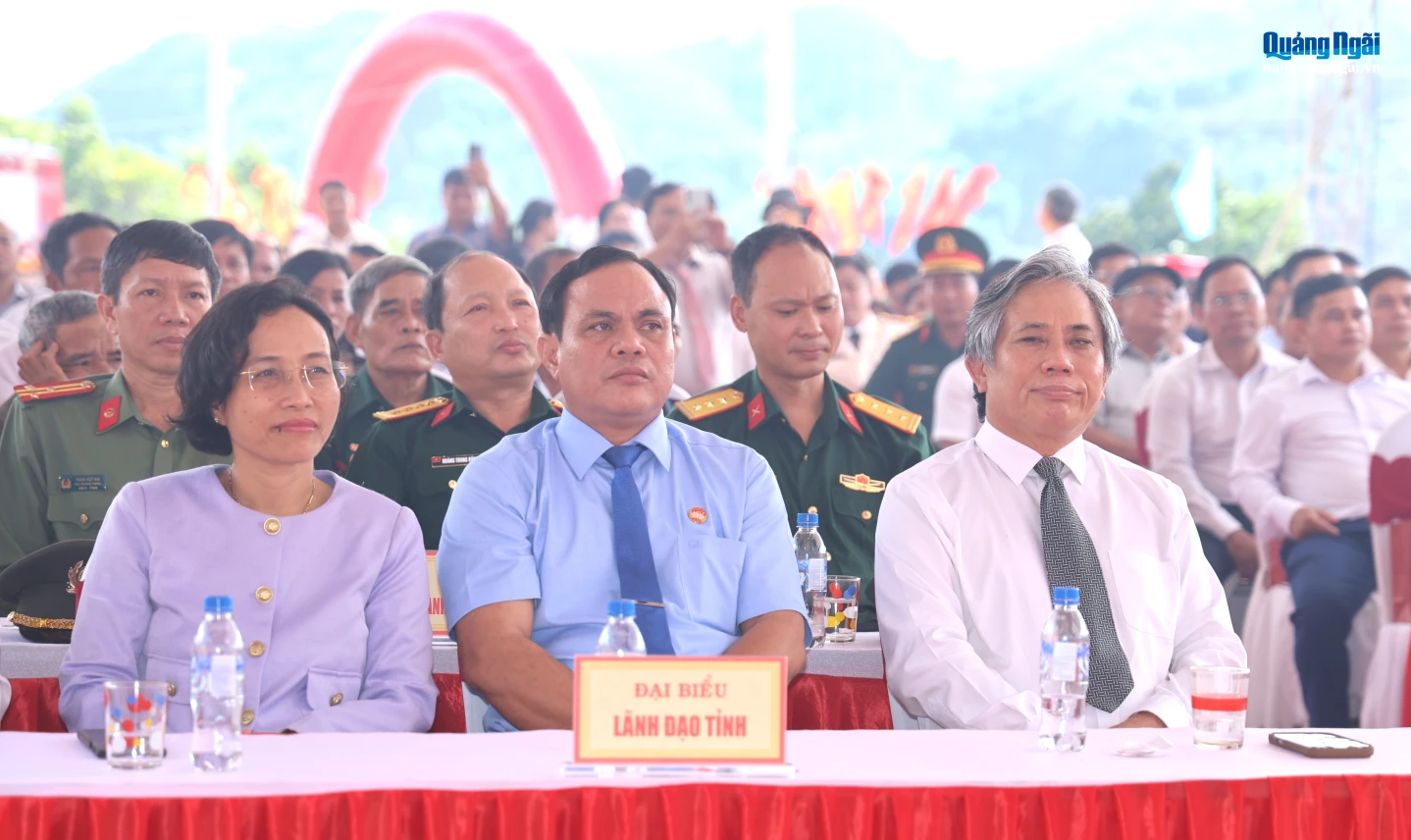 Ủy viên Ban Thường vụ, Trưởng Ban Tổ chức Tỉnh ủy Lữ Ngọc Bình và các đại biểu dự chương trình gặp mặt.