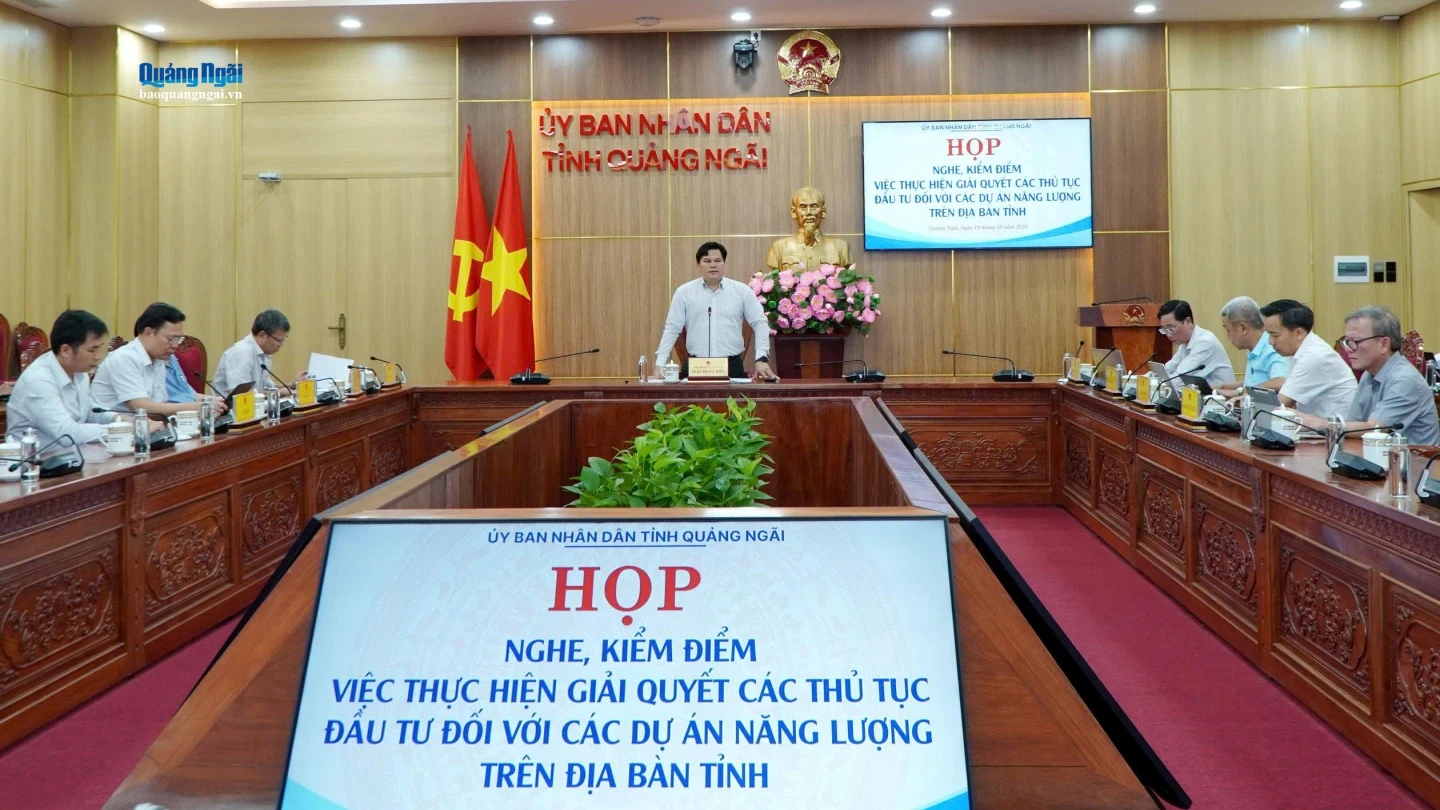 Quang cảnh cuộc họp.